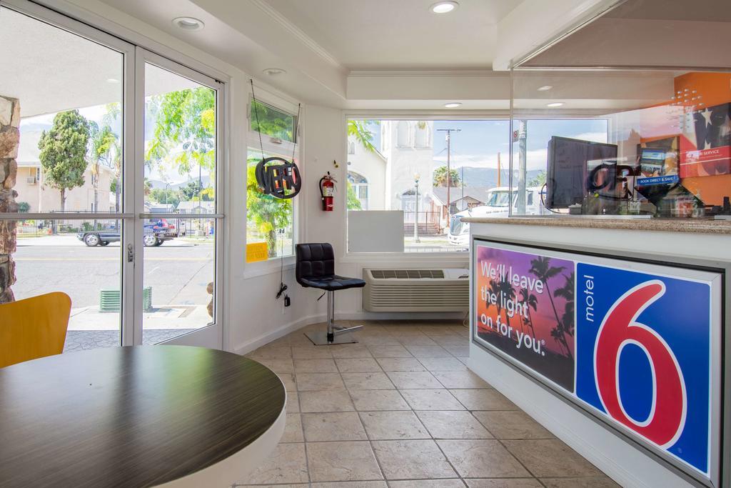 Motel 6-San Bernardino, Ca - Downtown Exterior foto